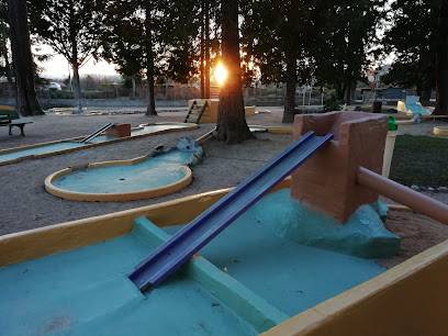 Activité : Mini golf, restauration rapide, manège