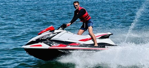 Activité : Deauville Watersports - Jet ski, croisière en zodiac, bouée tractée