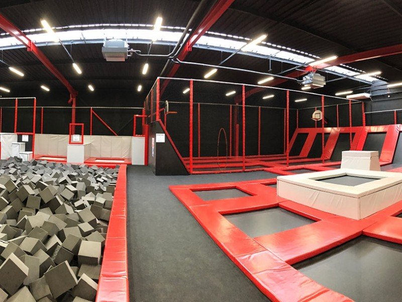 Photo : Parc à trampolines en intérieur pour petits et grands