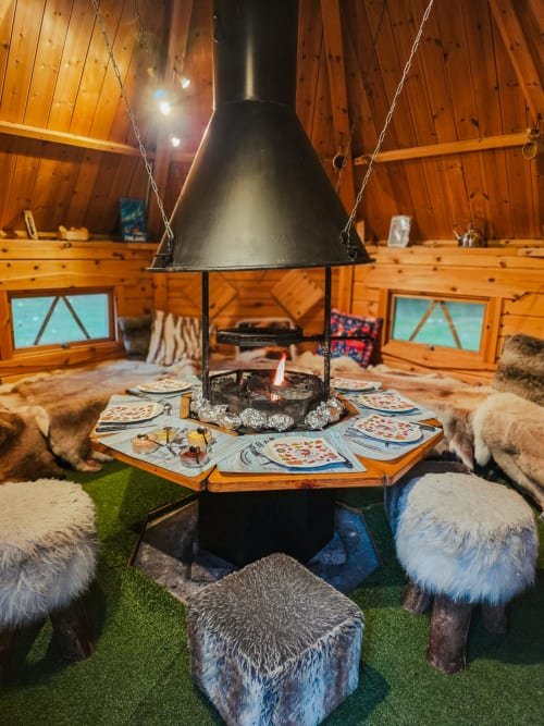 Activité : Repas insolite dans une télécabine un chalet ou un kota finlandais