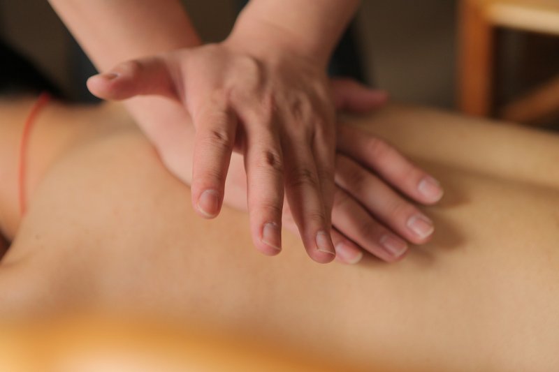 Photo : massage RevesDeBeaute