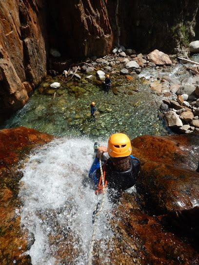 Activité : Canyoning, Spéléologie, Escalade -Ariège-Pyrénées- VERTIKARST