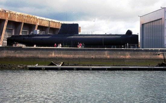 Photo : Sous-Marin Flore et son musée