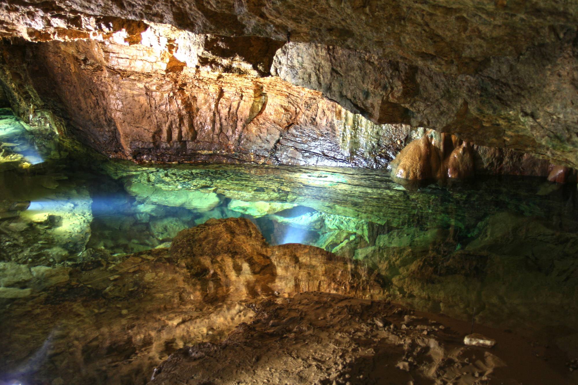 Photo : Les Grottes de Bèze