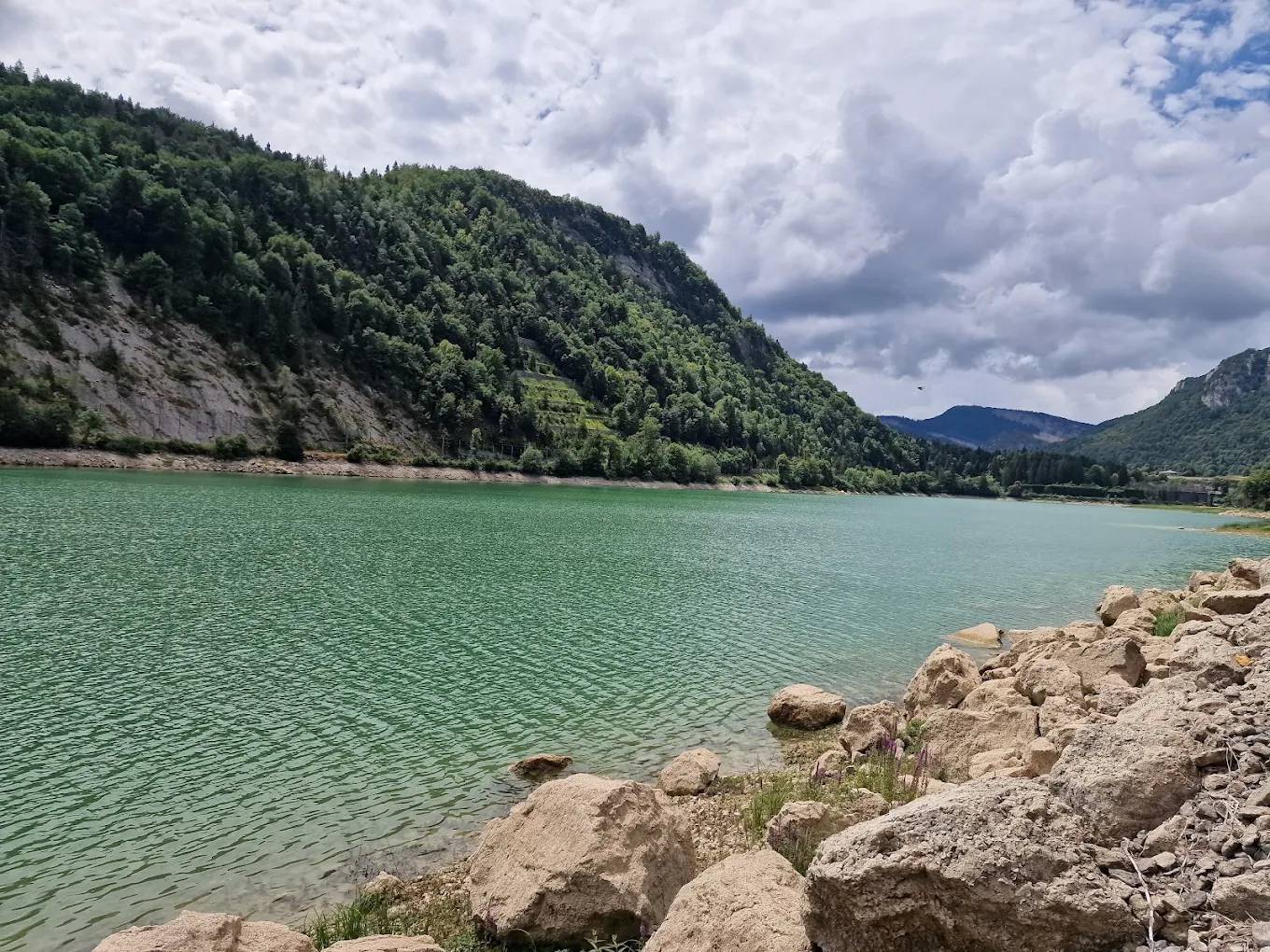 Photo : Plan d'eau de Lalleyriat