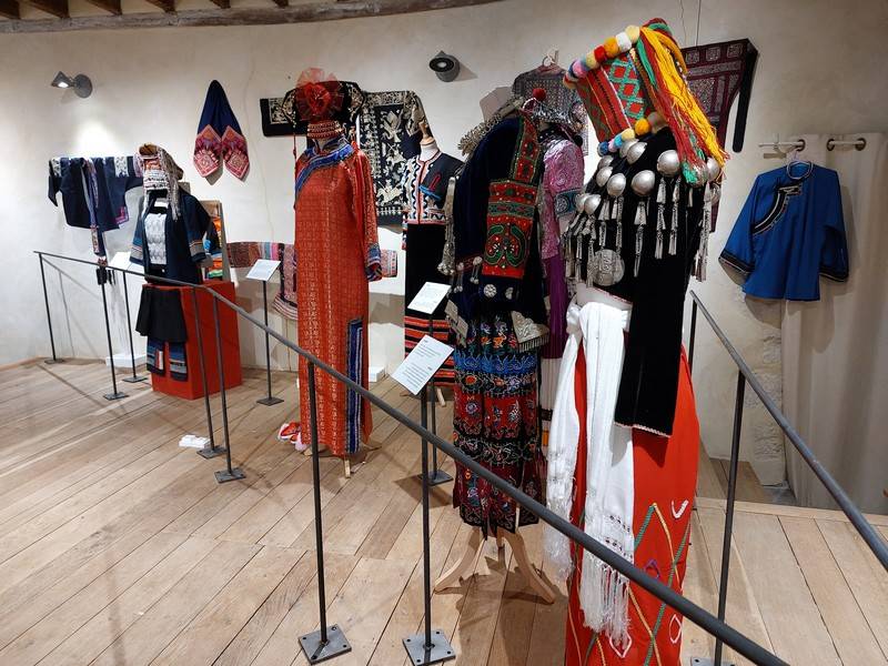 Photo de Musée des costumes et parures du monde