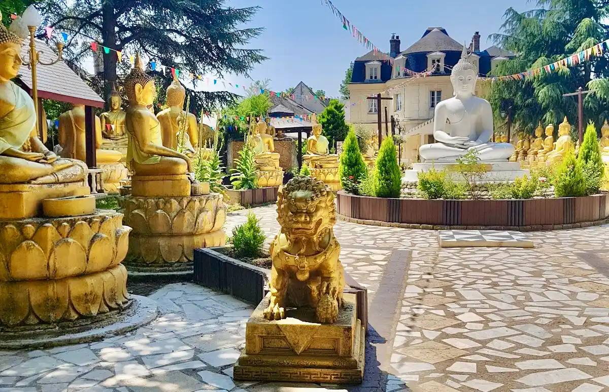Photo : Wat Thammapathip