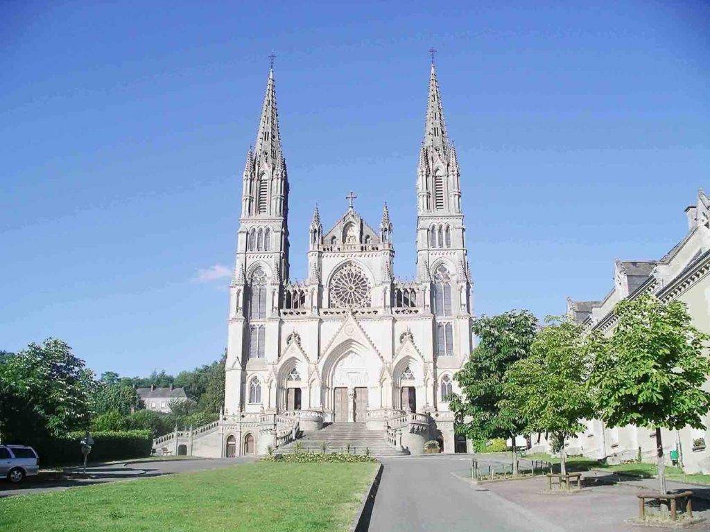 Photo : Basilique Notre-Dame de Montligeon