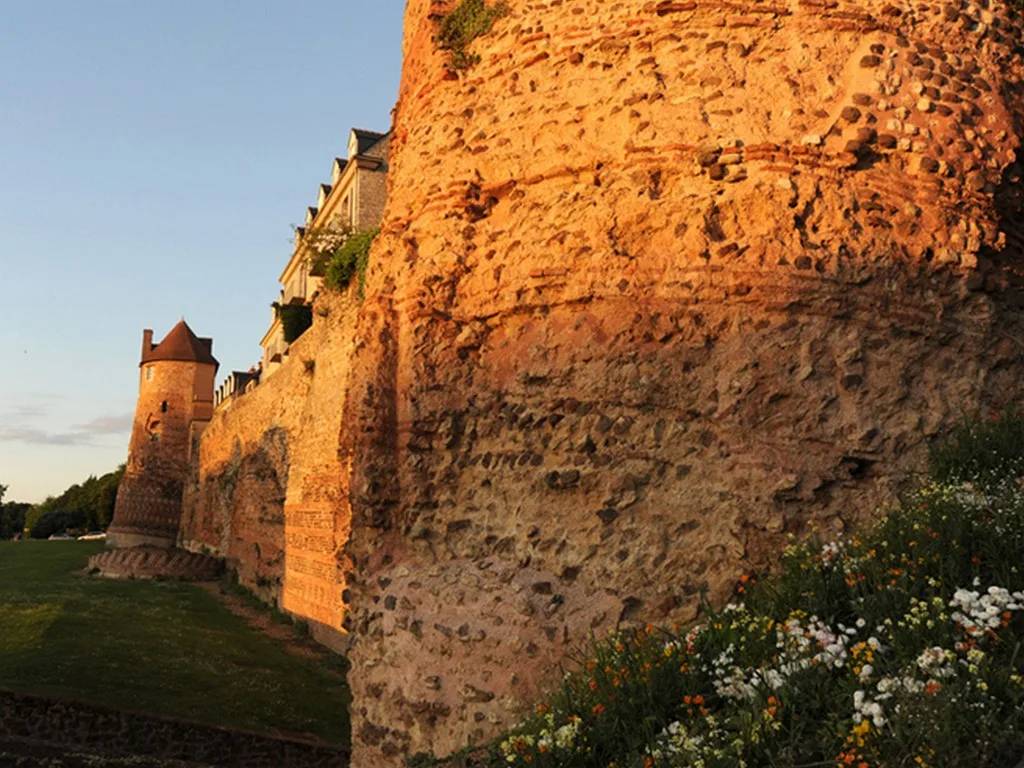 Photo : L'Enceinte romaine du Mans - Cité Plantagenêt