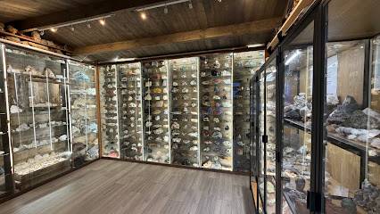 Photo : Mineral Shed Museum - FREE ENTRY (On Appointment)