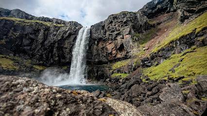 Photo : Hænubrekkufoss waterfall