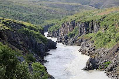 Photo : Þjóðvegur Bridge Parking Lot