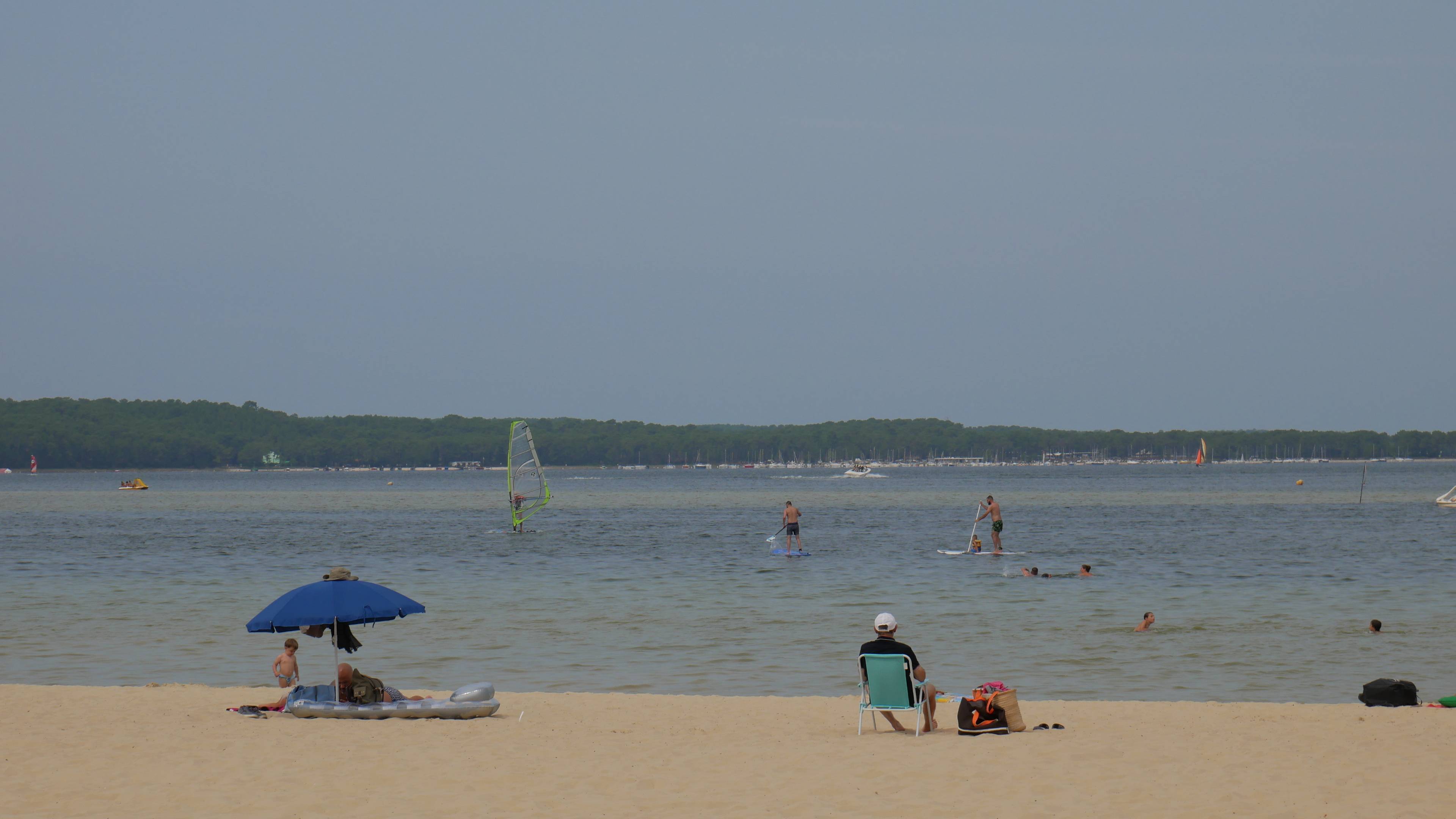 Photo de Plage surveillée Le Montaut