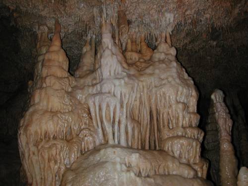 Photo de Sainte-Colombe-de-Villeneuve, les grottes de Lastournelles