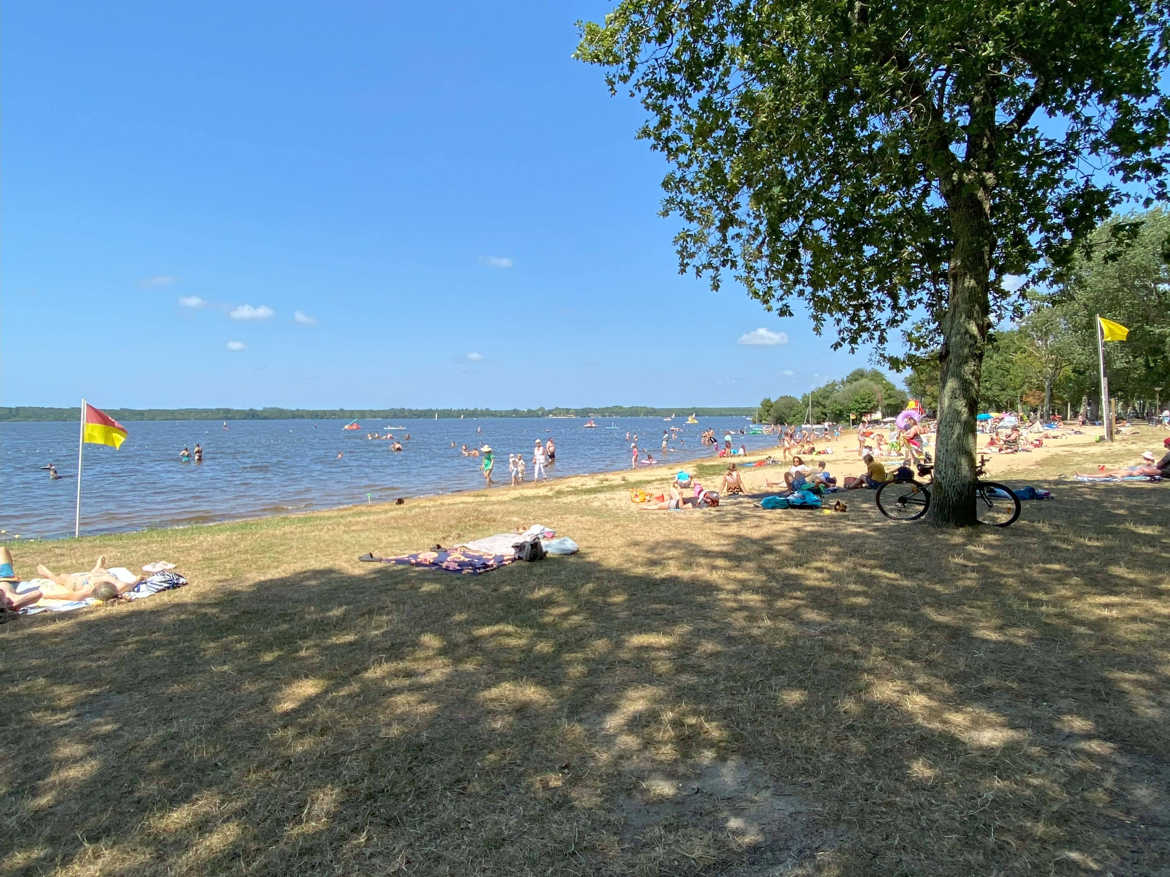 Photo : Plage du lac de Léon