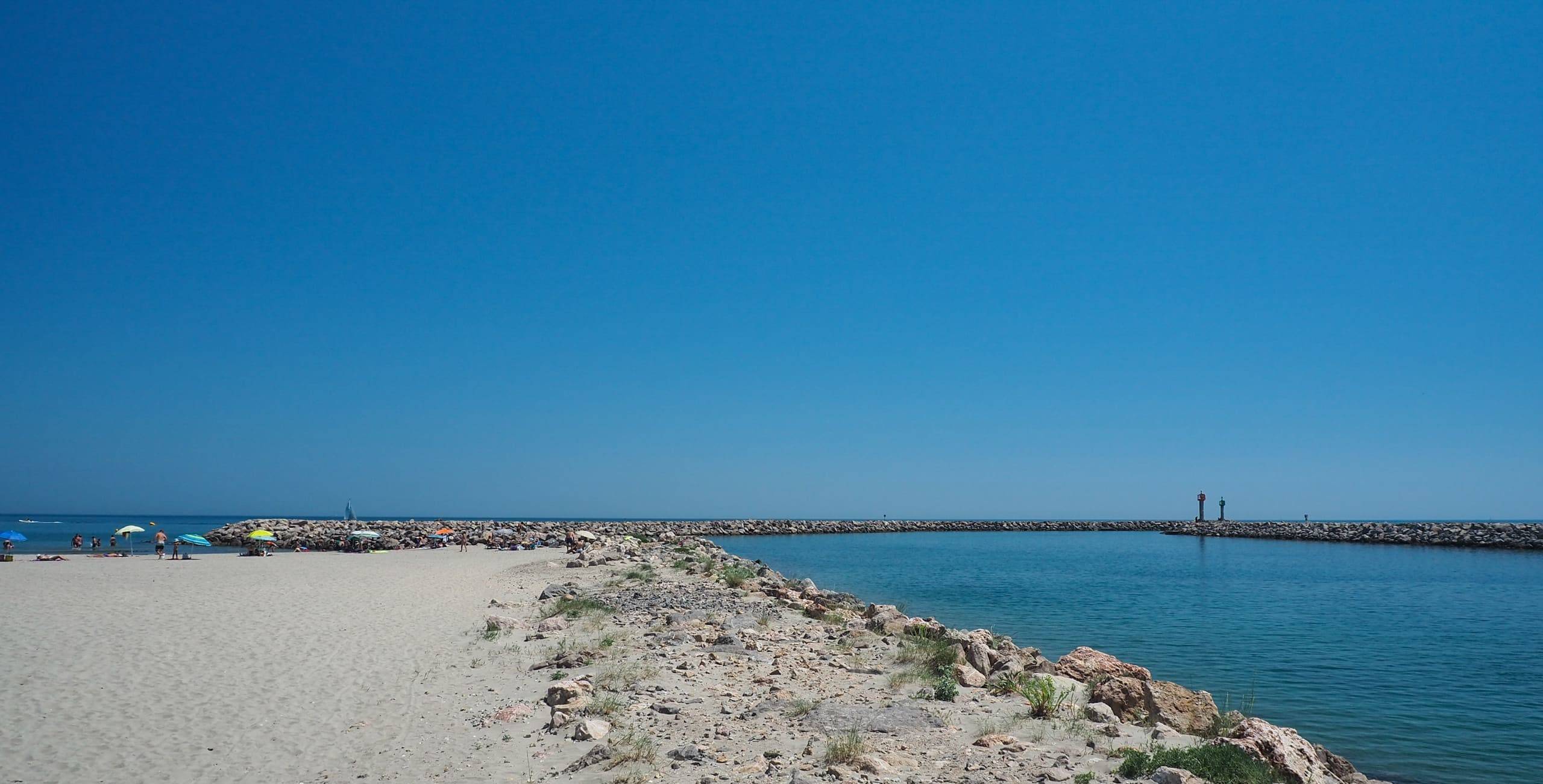 Photo : PLAGE DU PORT DE PLAISANCE RIVE EST