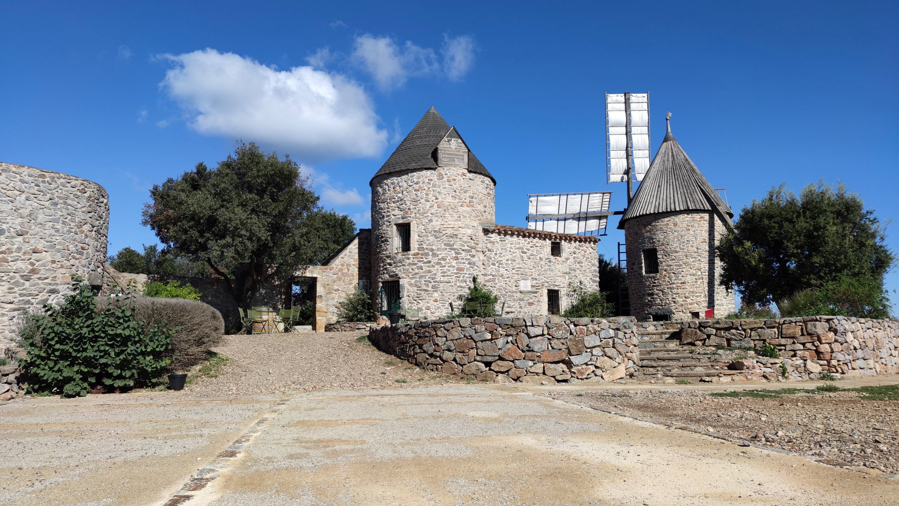 Photo : LES MOULINS DE FAUGERES