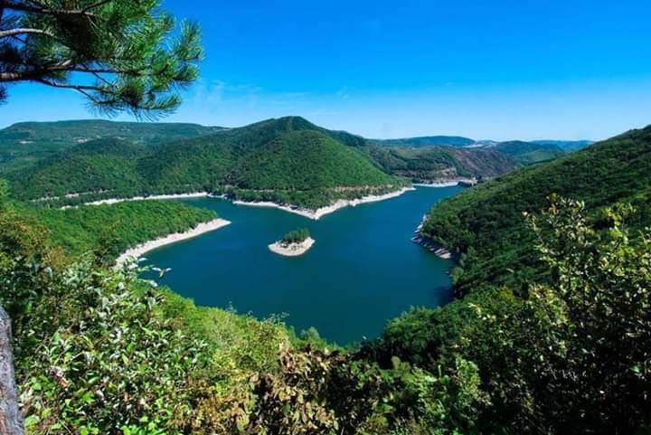 Photo : LE LAC DES MONTS D'ORB (lac d'Avène)