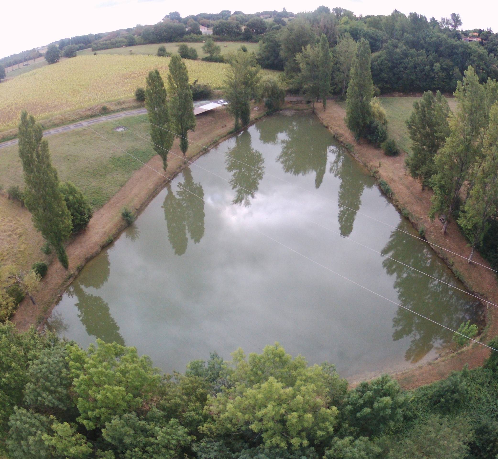 Photo : LAC LE BORN