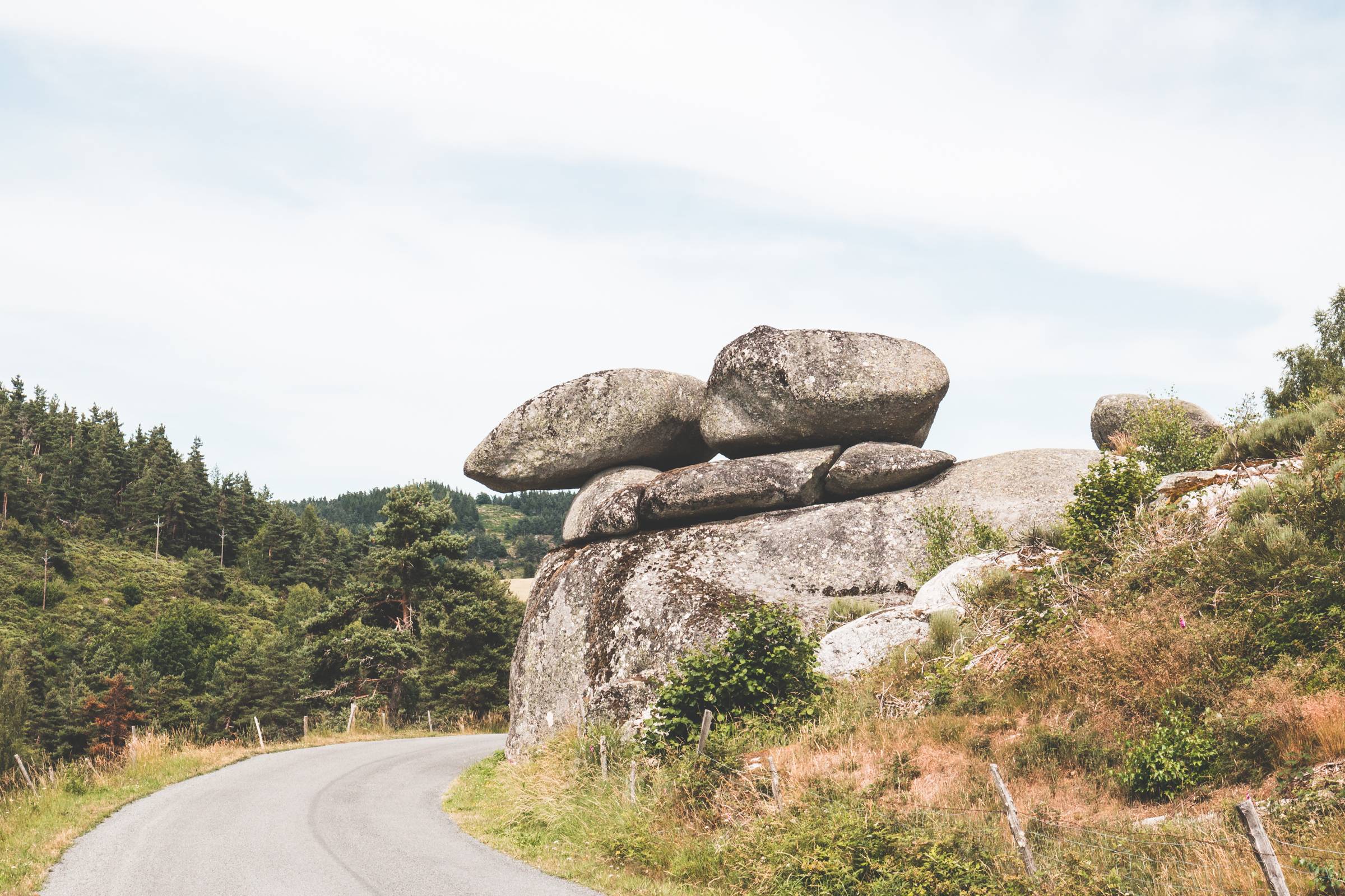 Photo de PYRAMIDE EN PORTE-A-FAUX