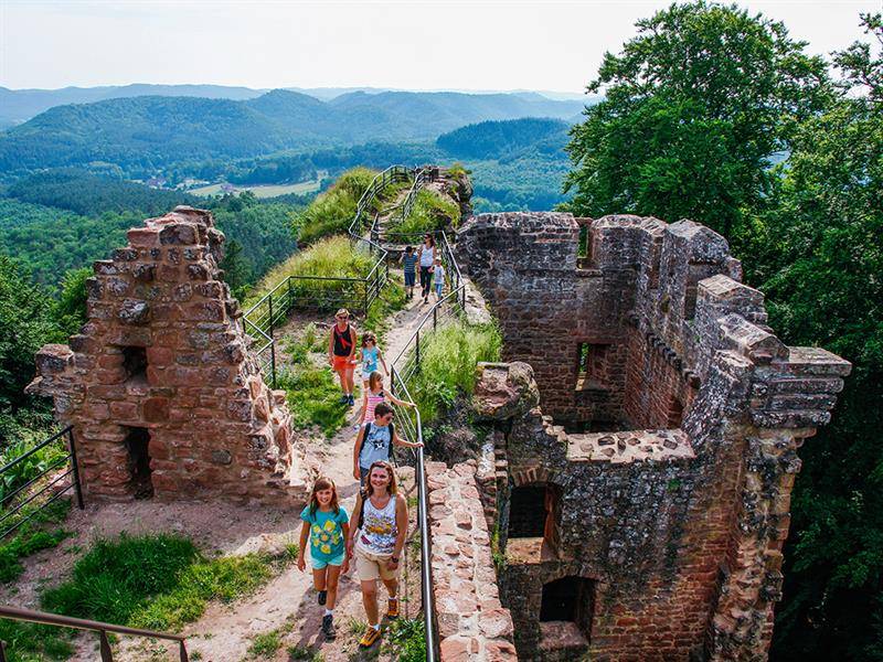 Photo : Le château de Falkenstein et le Helfenstein