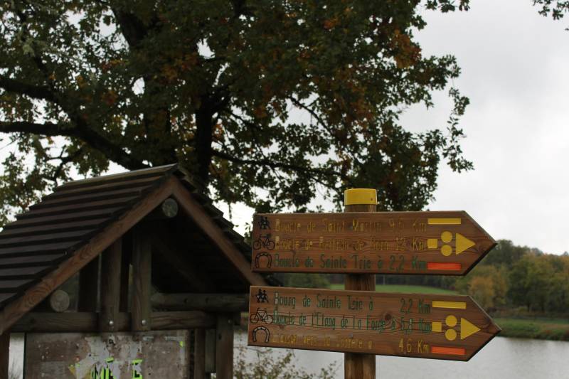 Randonnée : Pêcher à l'Etang de Born SALAGANC - CLAIRVIVRE depuis la cité de clairvivre à l'étang de born