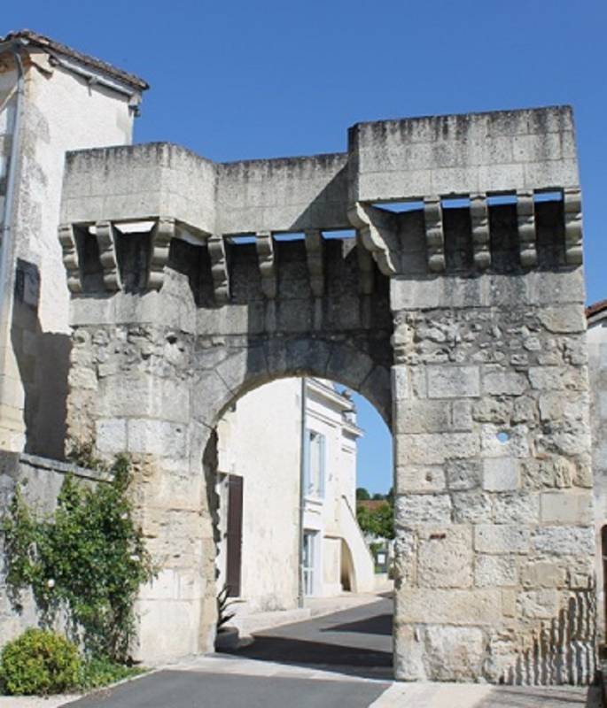 Randonnée : Point de vue sur la Vallée de la Dronne à la terrasse de Montagrier