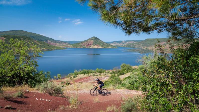 Randonnée : LE GRAND TOUR DU LAC DU SALAGOU EN GRAVEL