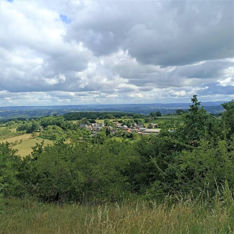 Randonnée : Point de vue sur la Corrèze - Grèzes