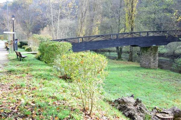 Randonnée : L'Aveyron à Belcastel (lâchers de truites)
