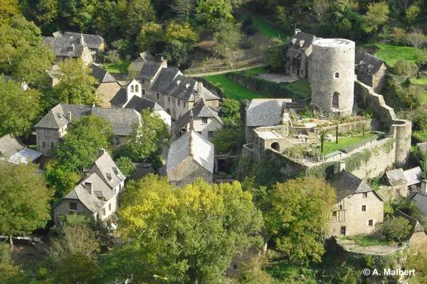 Randonnée : Balade dans la Vallée du Lot - Le village de Montarnal