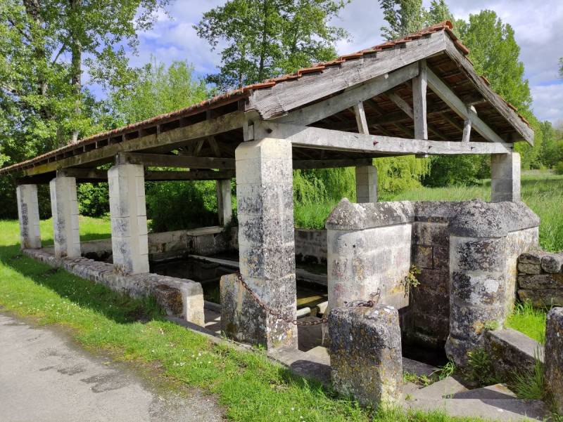 Randonnée : La Tour-Blanche-Cercles en écomobilité -Suivre le vent jusqu'aux terres blanches