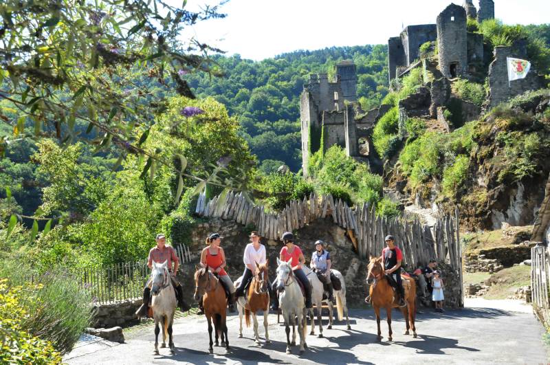 Randonnée : Boucle équestre Camps par les Tours de Carbonnières et les Tours de Merle