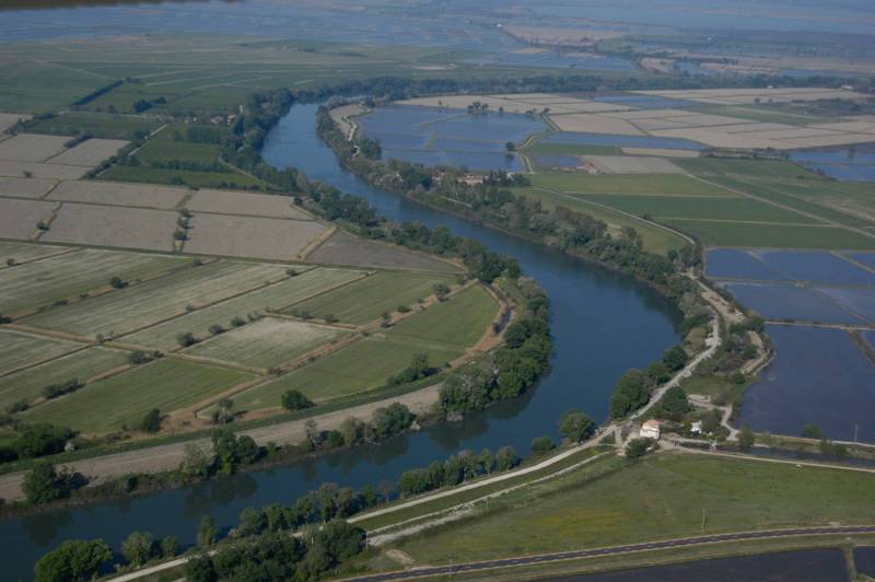 Randonnée : ARLES - Le marais d'Albaron à Saliers à vélo