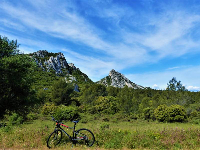 Randonnée : MOURIÈS - Alpilles-Roquemartine à vélo : l'intégrale