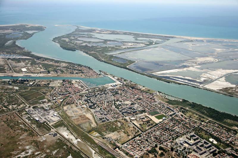Randonnée : PORT-SAINT-LOUIS-DU-RHÔNE - La ville entourée d'eau à vélo