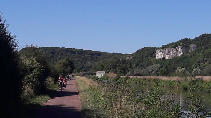 Randonnée : Entre roches et canal
