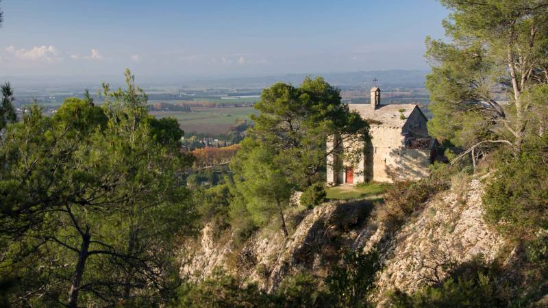 Randonnée : SAINT-ÉTIENNE-DU-GRÈS - De la cabane du Garde à Notre-Dame du Château