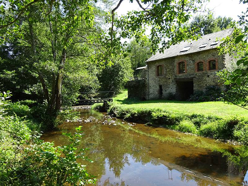 Randonnée : Balade à pied à Saint-Gilles - Forges et moulins