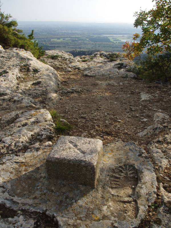 Randonnée : Alpilles : Lamanon - Eyguières : Le défens d'Eyguières