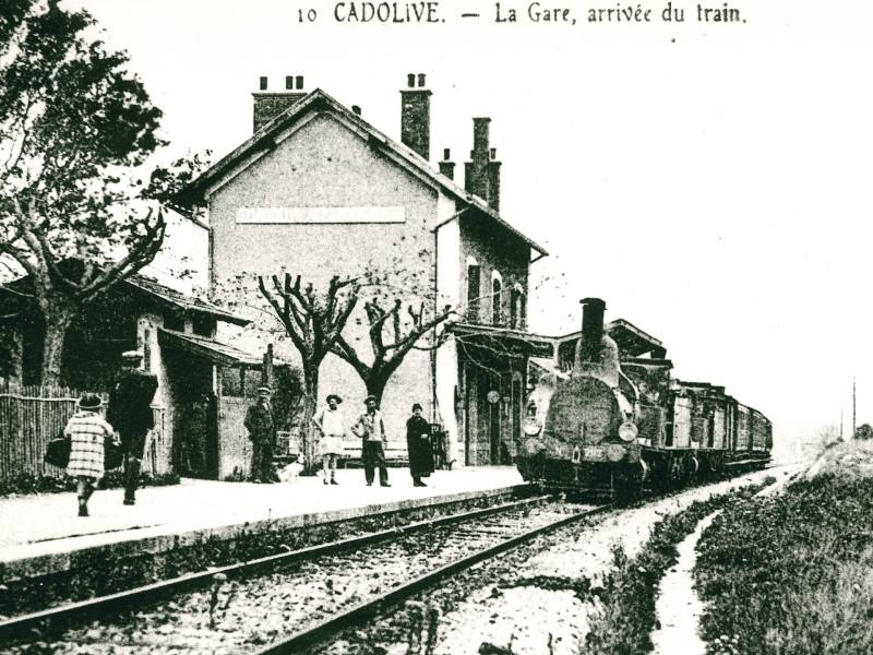Randonnée : Le Mont Julien et la Grotte des Fées