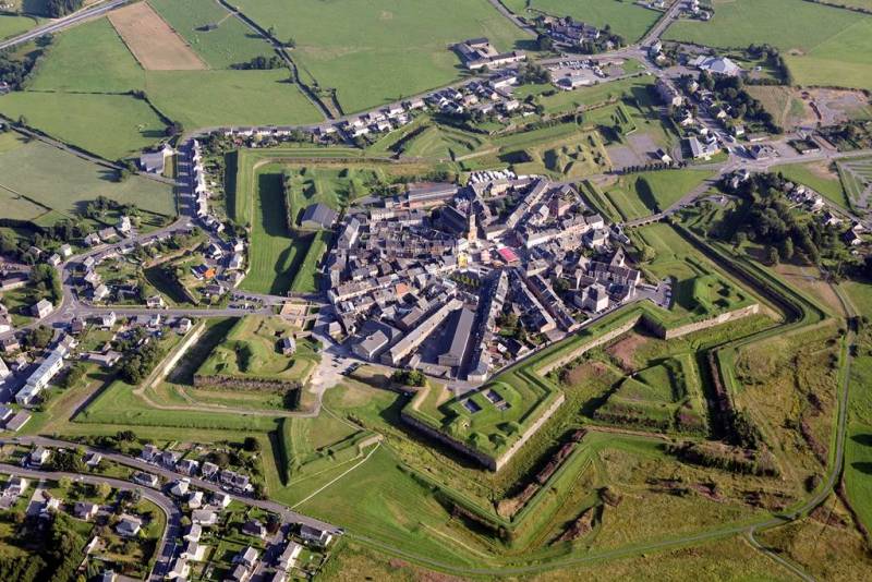 Randonnée : Les remparts de Rocroy