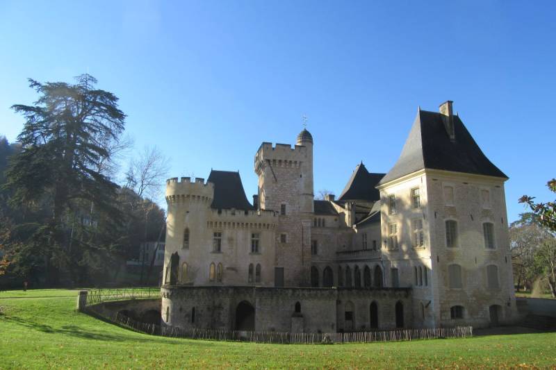 Randonnée : Campagne en écomobilité - Au bord de la rivière, un château