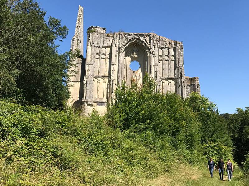Randonnée : Lavoirs et collégiale des Roches Tranchelion