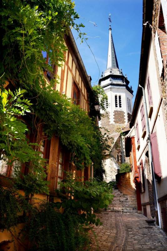 Illustration : À vélo, de Toucy au Château de Grandchamp et retour