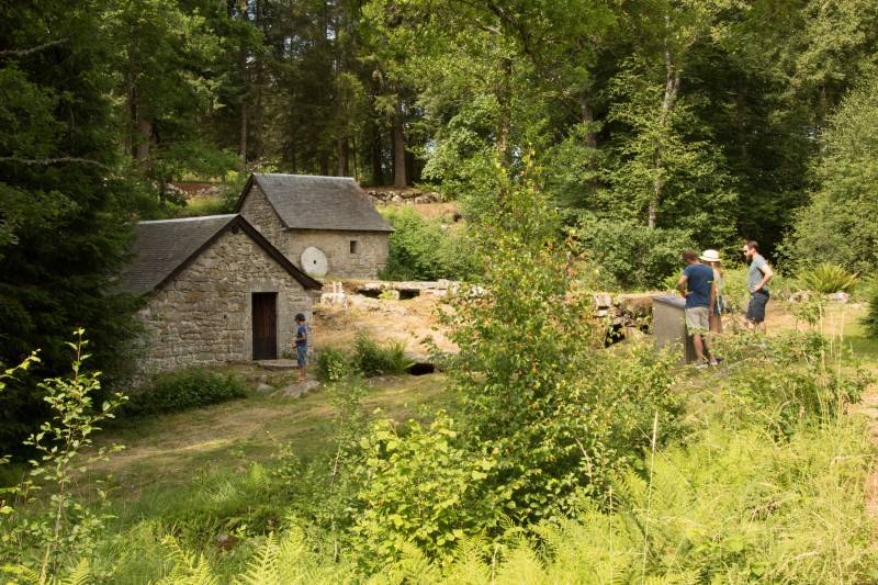 Randonnée : Le sentier du meunier - moulins de Razel - 2 km