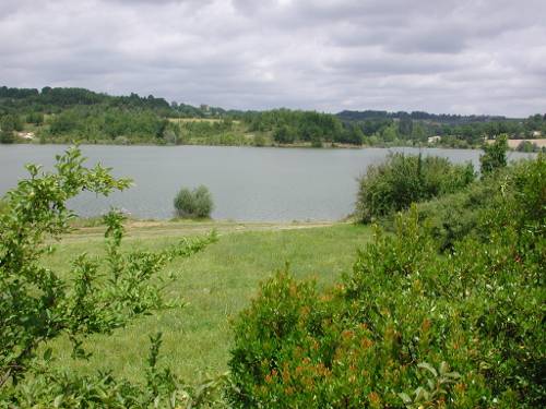 Illustration : Un sentier découverte autour du lac du Brayssou
