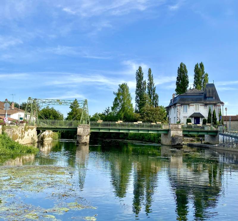 Randonnée : Magné de port en port