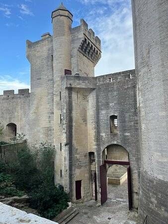 Lieu : Château de Tarascon