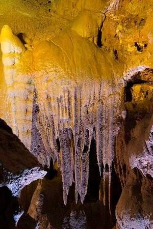 Lieu : Grotte de Saint-Cézaire